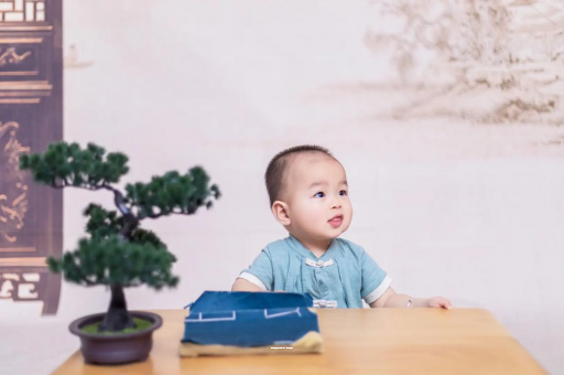 新疆宝宝喊肚子疼怎么回事